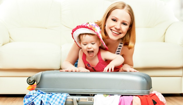 New Mom Fashion Tips: What to Wear When Traveling with Your Little One